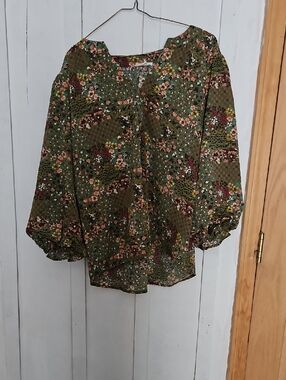 entro Olive Floral Patchwork Peasant Blouse